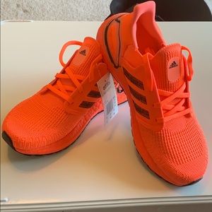 ADIDAS Original Ultraboost / SIZE 8 / CORAL